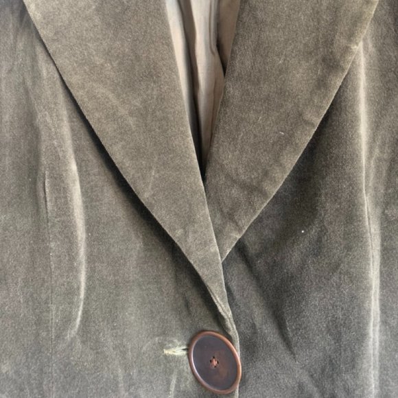Bye designer army green velvet blazer jacket with large, unique brass button - Picture 2 of 5